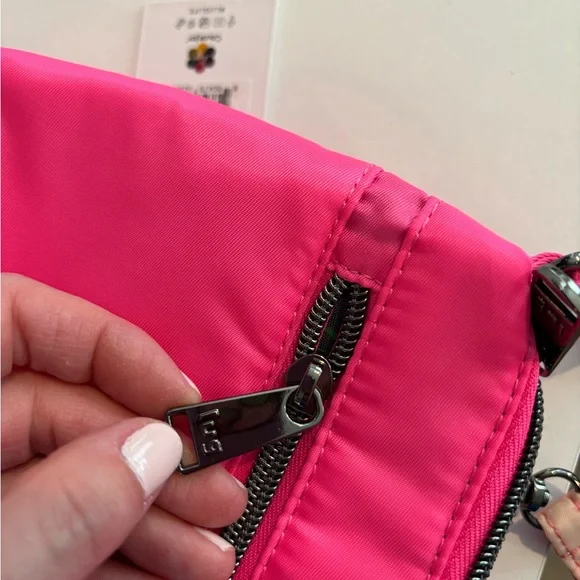 Lug Flare 2 Crossbody Bag with straddle watermelon wallet - Picture 3 of 12